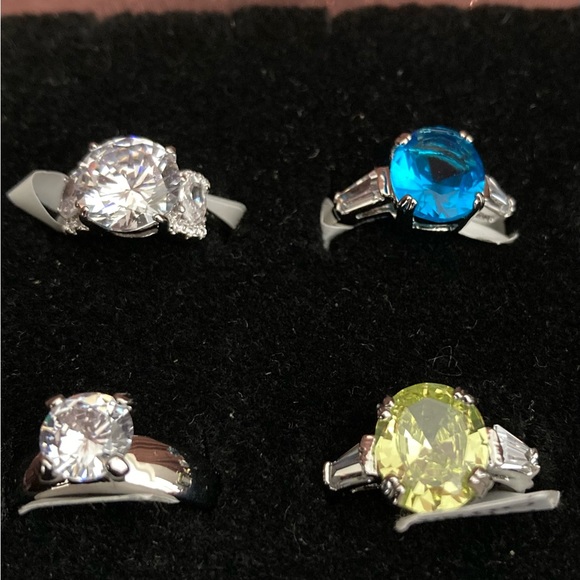 Amazing 18-Piece Assorted Designs and Sizes of Classic Rings - FREE SHIPPING! - Picture 8 of 12